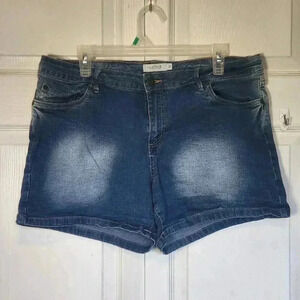 MyStyle Women's Plus Size  Denim Shorts in Size 12